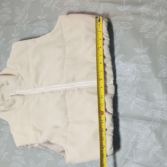 Shein Cropped Vest - Picture 3 of 6